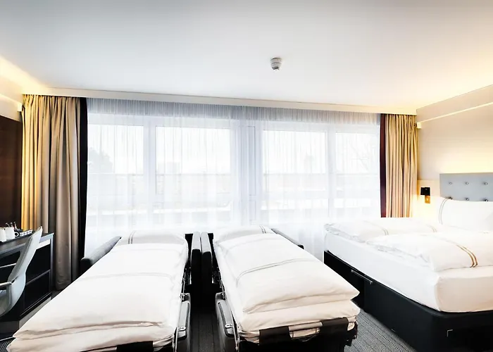 Premier Airport Hotel 3*